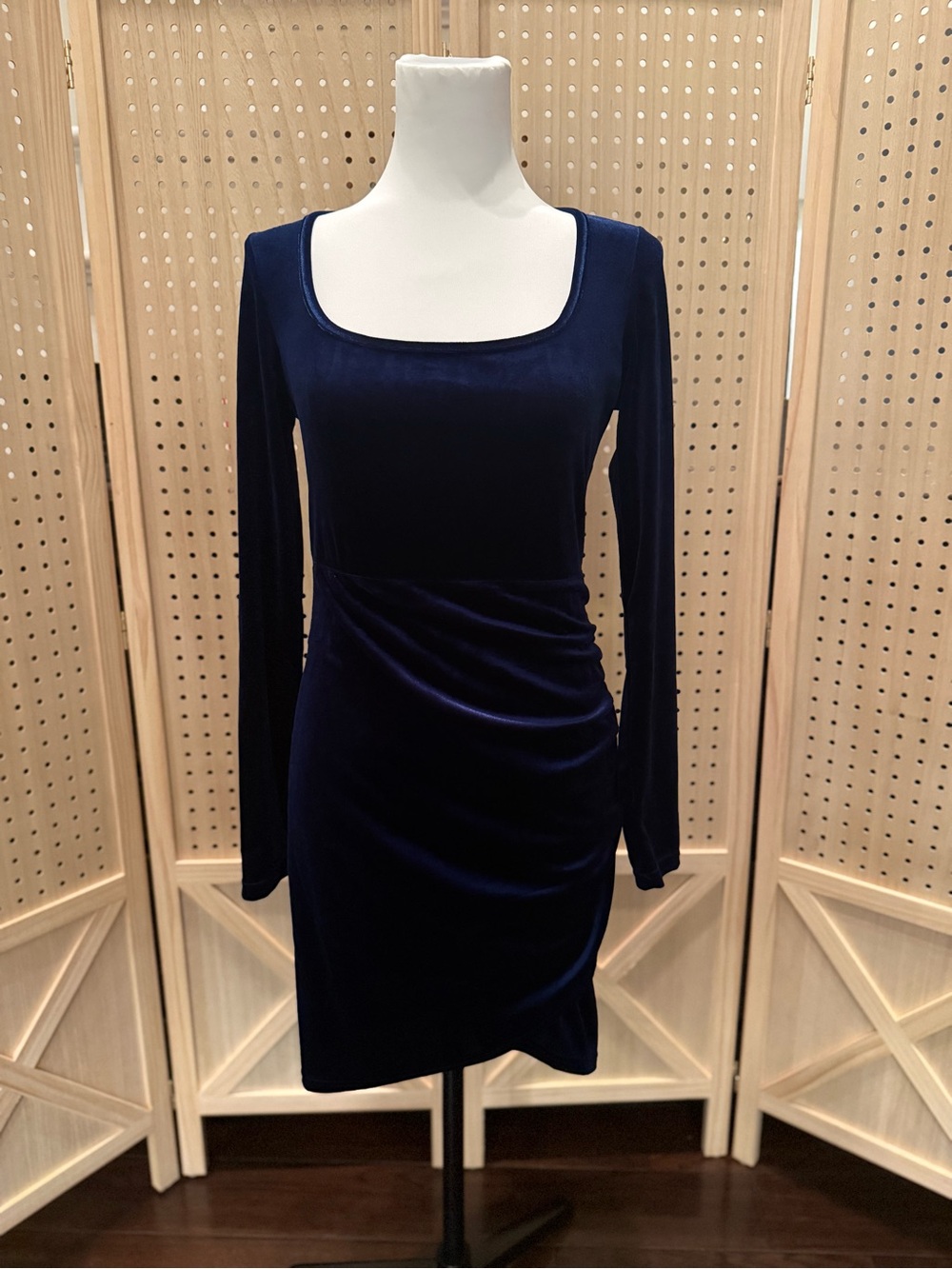 Women's Navy Velvet Long Sleeve Square Neck Dress